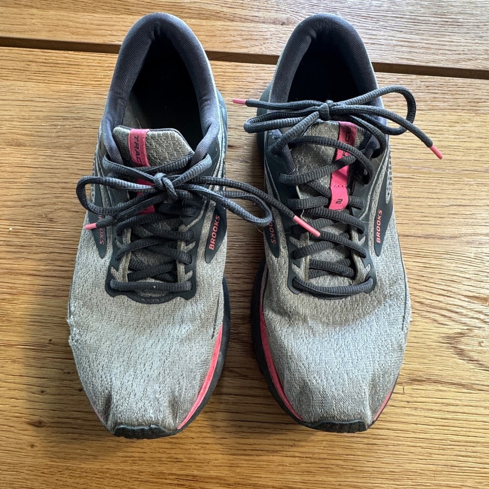 Brooks Trace 2 Womens Running Shoes Grey Pink 1203751B038 Size 9.5 Medium B